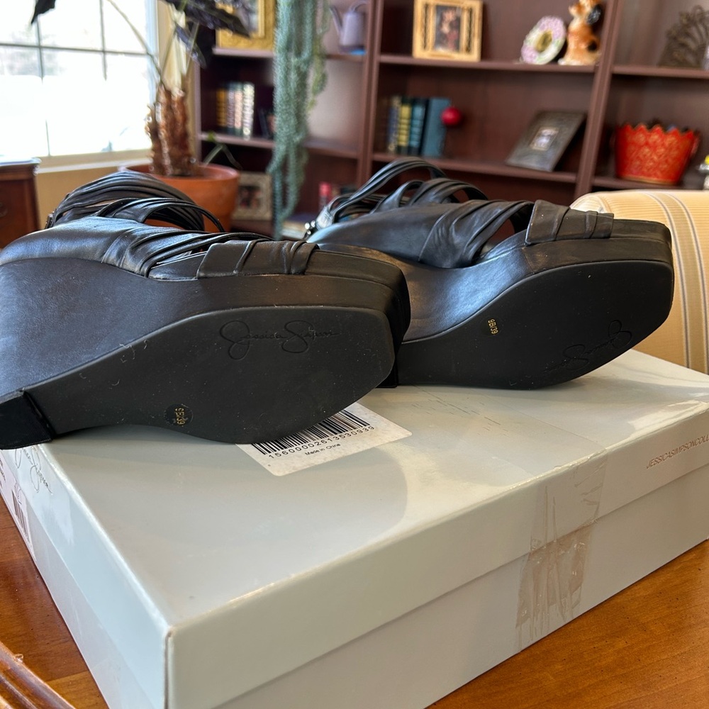 Jessica Simpson Black  nappa leather wedge heels size 9 NWT - Picture 4 of 5
